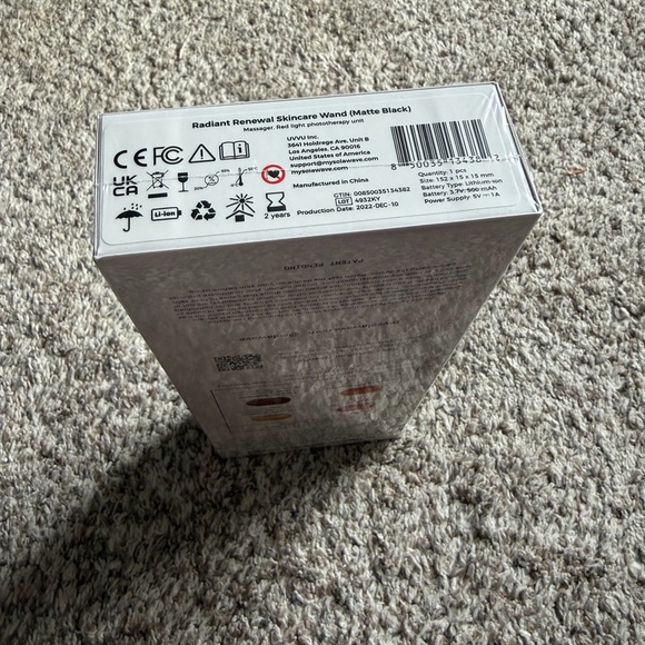 BNIB sealed Solawave Radiant Renewal 4-in-1 Skincare Wand w/ Red Light Therapy - Picture 3 of 12